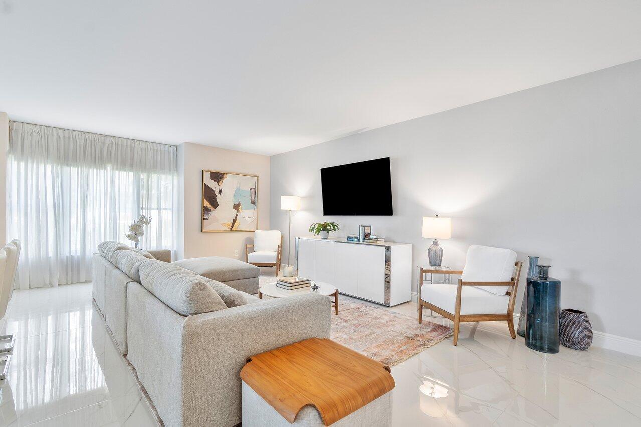 13380 Polo Road West, Unit A105 Wellington, FL 33414 - Photo 5 of 27 Living