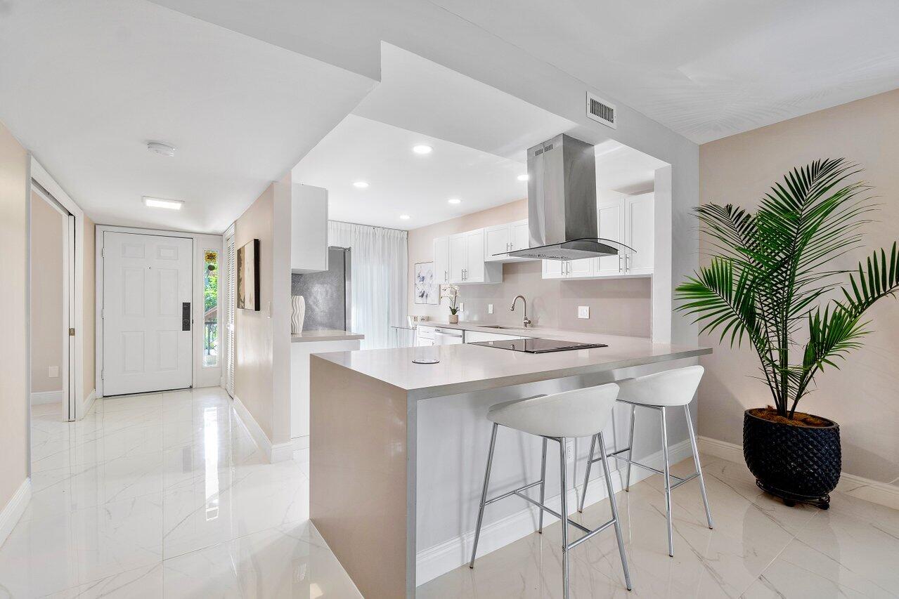 13380 Polo Road West, Unit A105 Wellington, FL 33414 - Photo 9 of 27 Kitchen