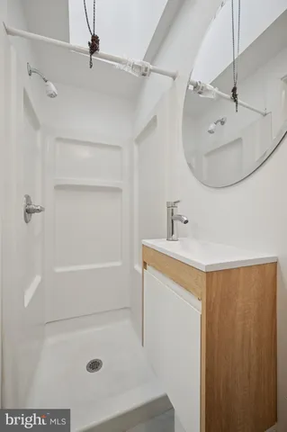 $995 | 111 West Queen Lane, Unit 3F, Philadelphia, PA 19144