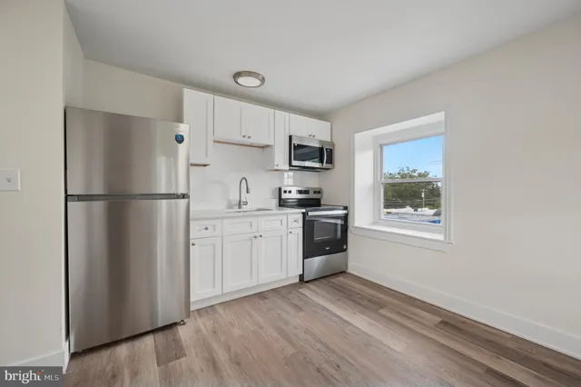 $995 | 111 West Queen Lane, Unit 3F, Philadelphia, PA 19144