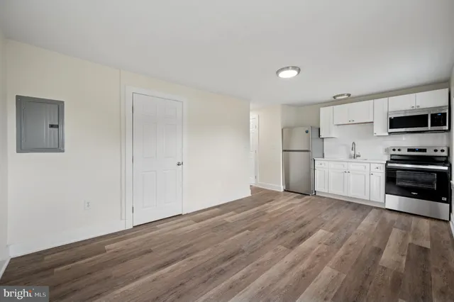 $995 | 111 West Queen Lane, Unit 3F, Philadelphia, PA 19144