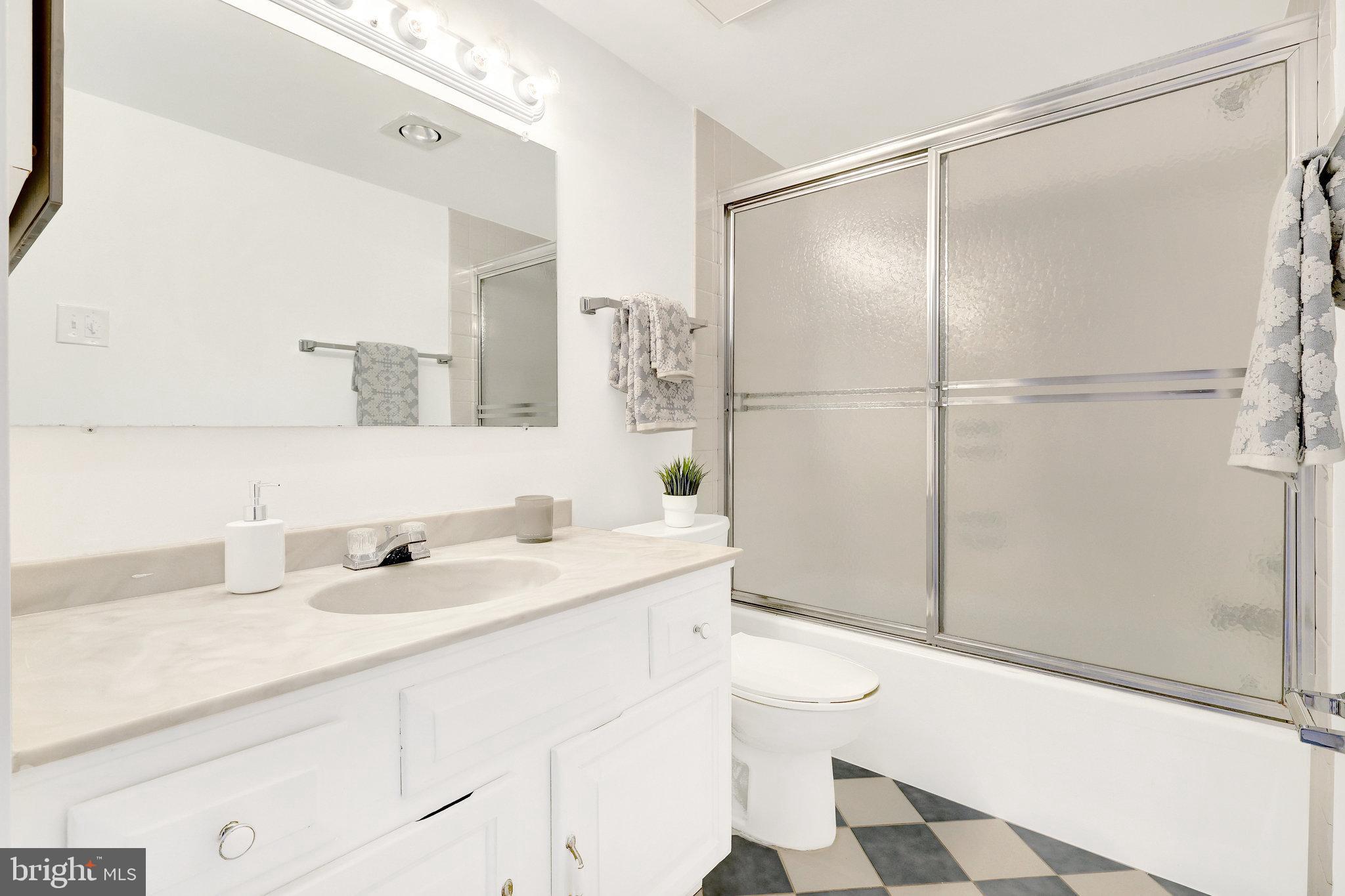 1800 Old Meadow Road, Unit 317 McLean, VA 22102 - Photo 31 of 49 Bath 2