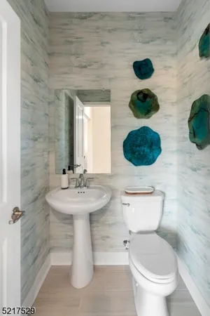 $999,990 | 20 Eastwood Terrace, Unit 20, East Hanover, NJ 07936