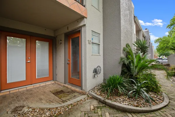 $2,400 | 1101 Shoal Creek Boulevard, Unit 10, Austin, TX 78701