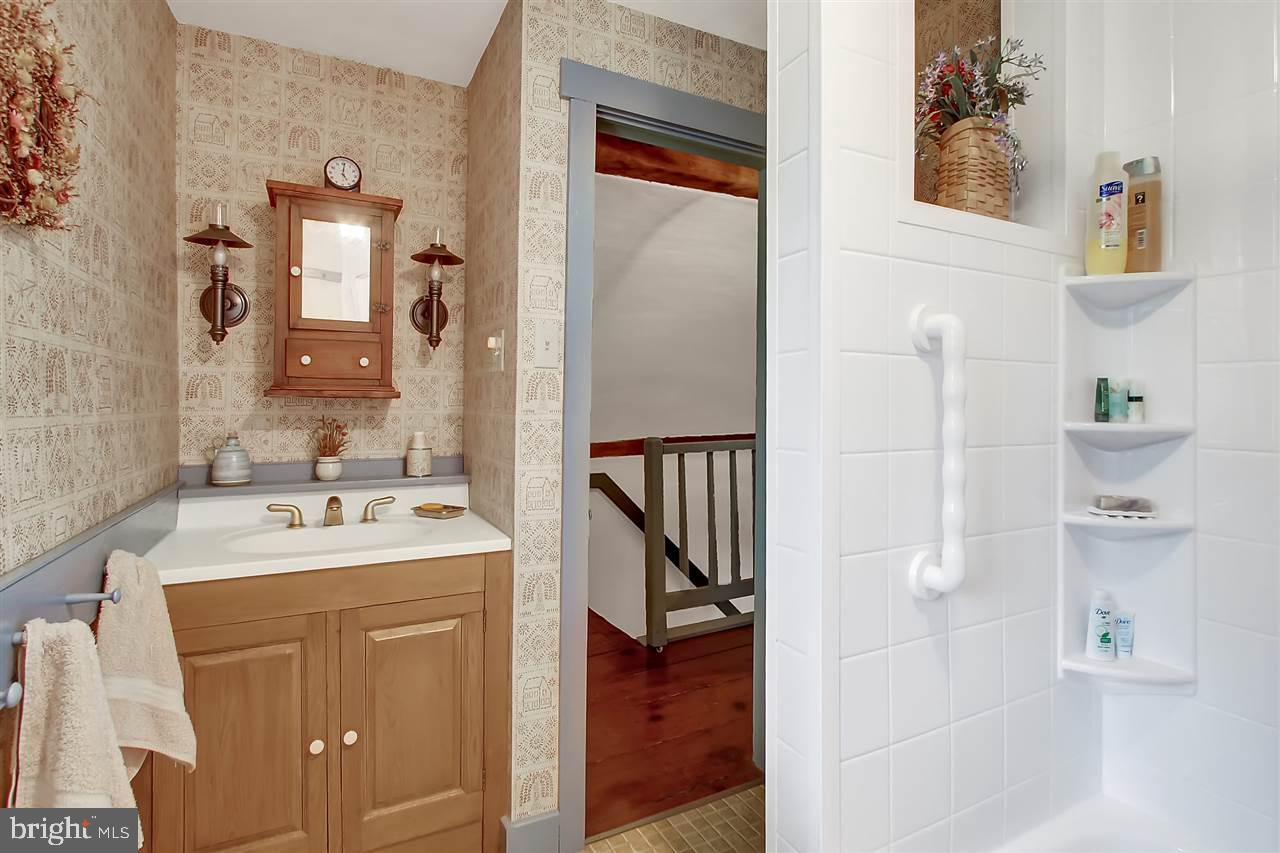 440 Cloverleaf Road York, PA 17406 - Photo 20 of 36