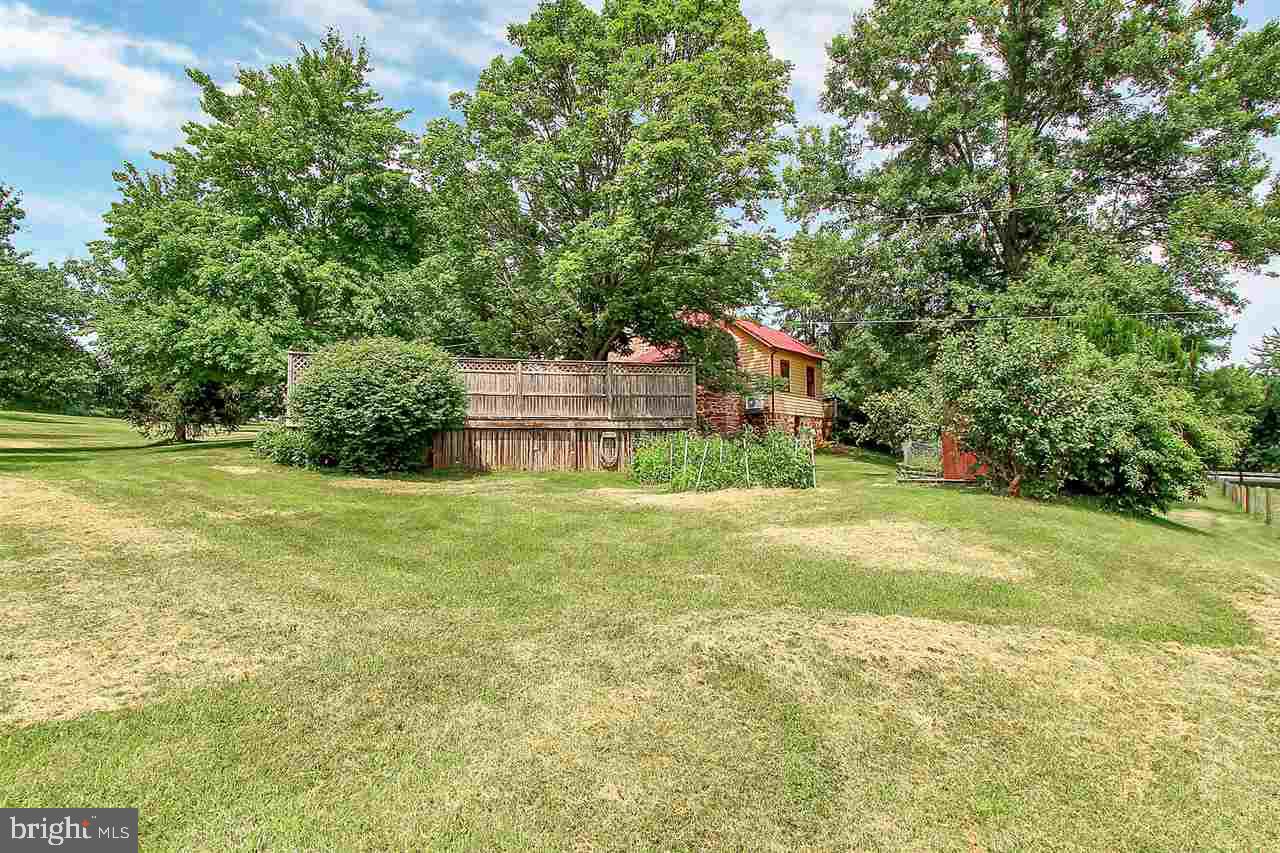 440 Cloverleaf Road York, PA 17406 - Photo 25 of 36