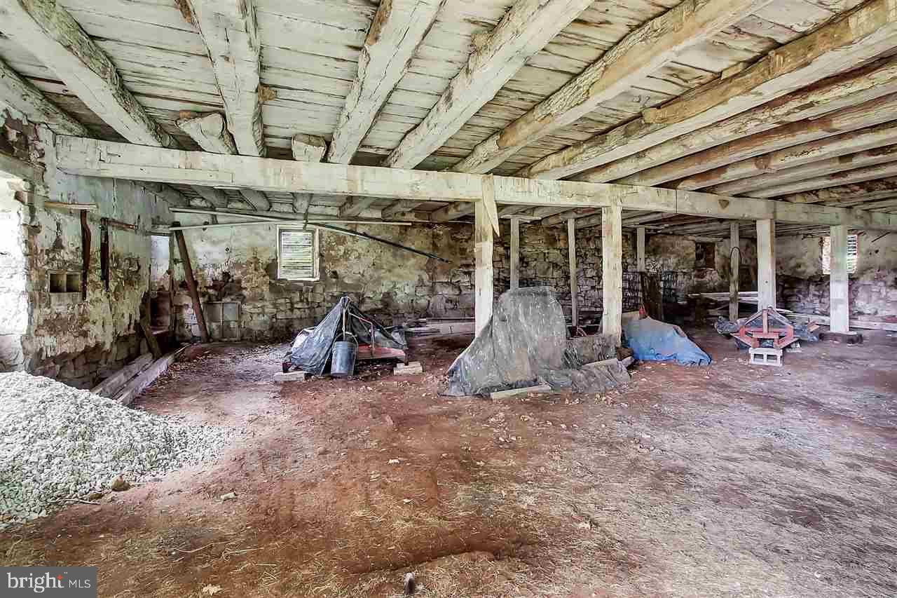 440 Cloverleaf Road York, PA 17406 - Photo 31 of 36
