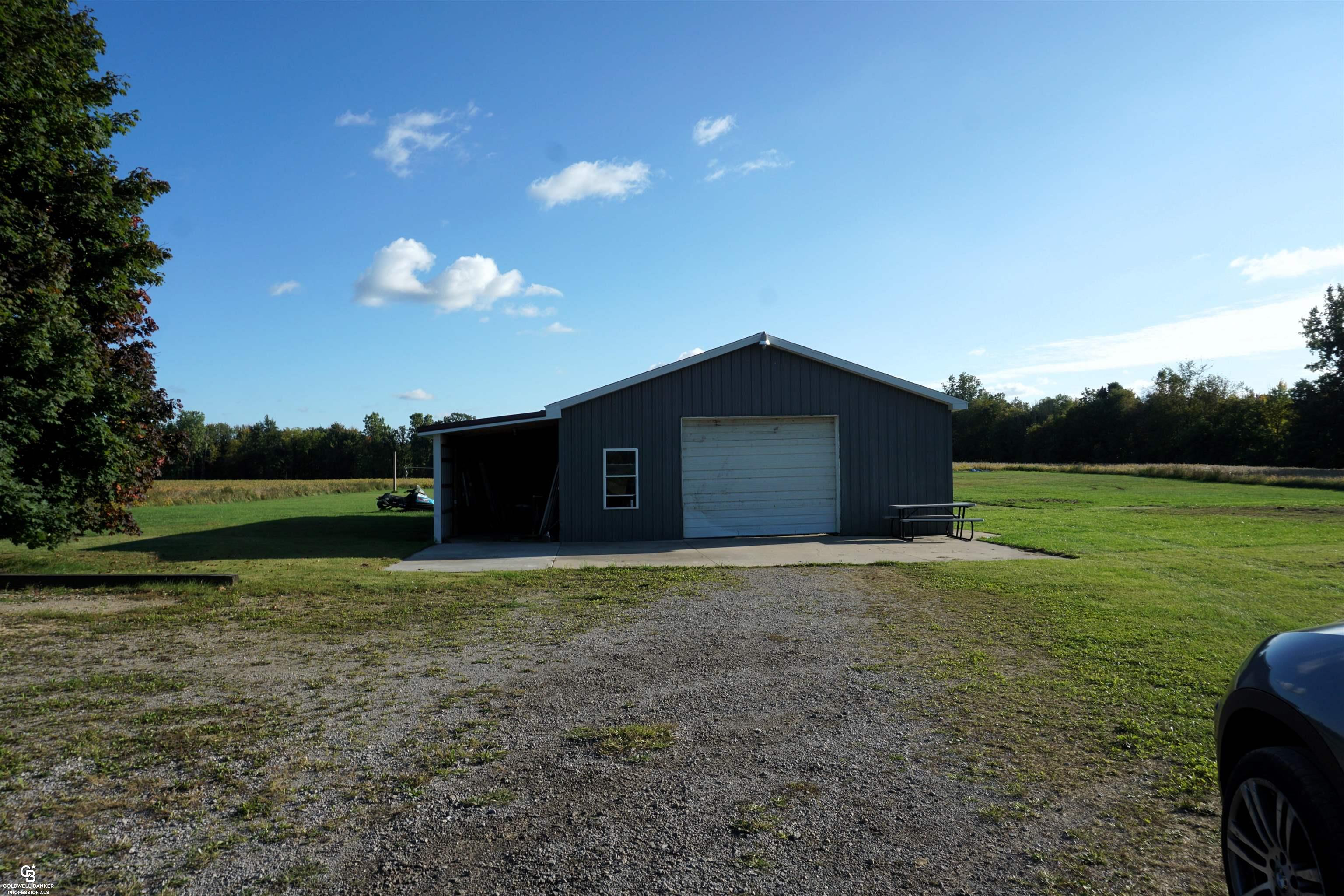 3345 West Castle Road Fostoria, MI 48435 - Photo 16 of 23 50123324-15.JPG