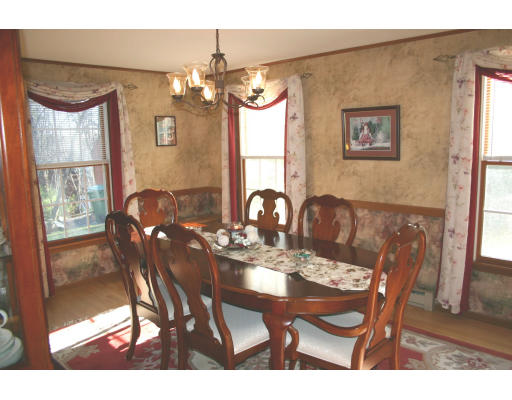504 Carpenter Road Northbridge, MA 01588 - Photo 4 of 16