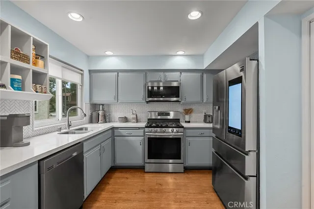 $539,000 | 19540 Sherman Way, Unit 602, Reseda, CA 91335