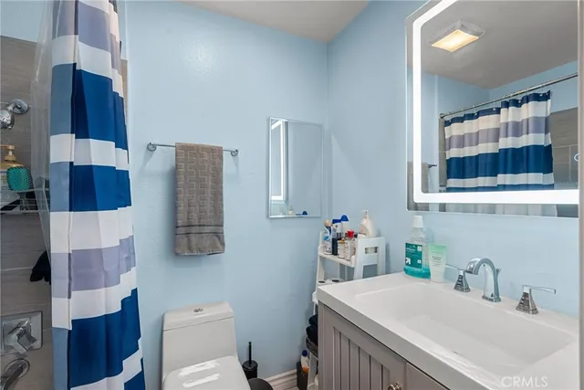 $539,000 | 19540 Sherman Way, Unit 602, Reseda, CA 91335