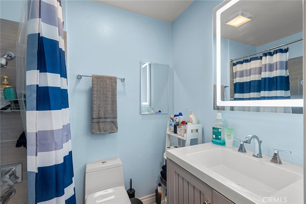 19540 Sherman Way, Unit 602 Reseda, CA 91335 - Photo 17 of 34