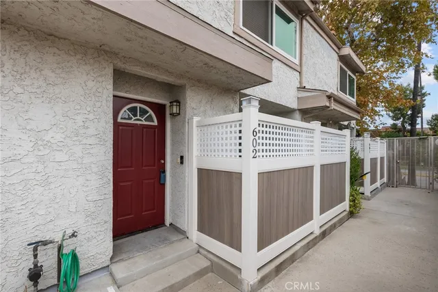 $539,000 | 19540 Sherman Way, Unit 602, Reseda, CA 91335