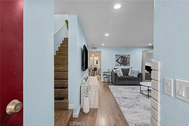 $539,000 | 19540 Sherman Way, Unit 602, Reseda, CA 91335