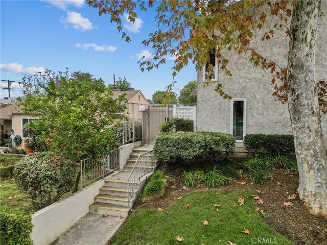 $539,000 | 19540 Sherman Way, Unit 602, Reseda, CA 91335