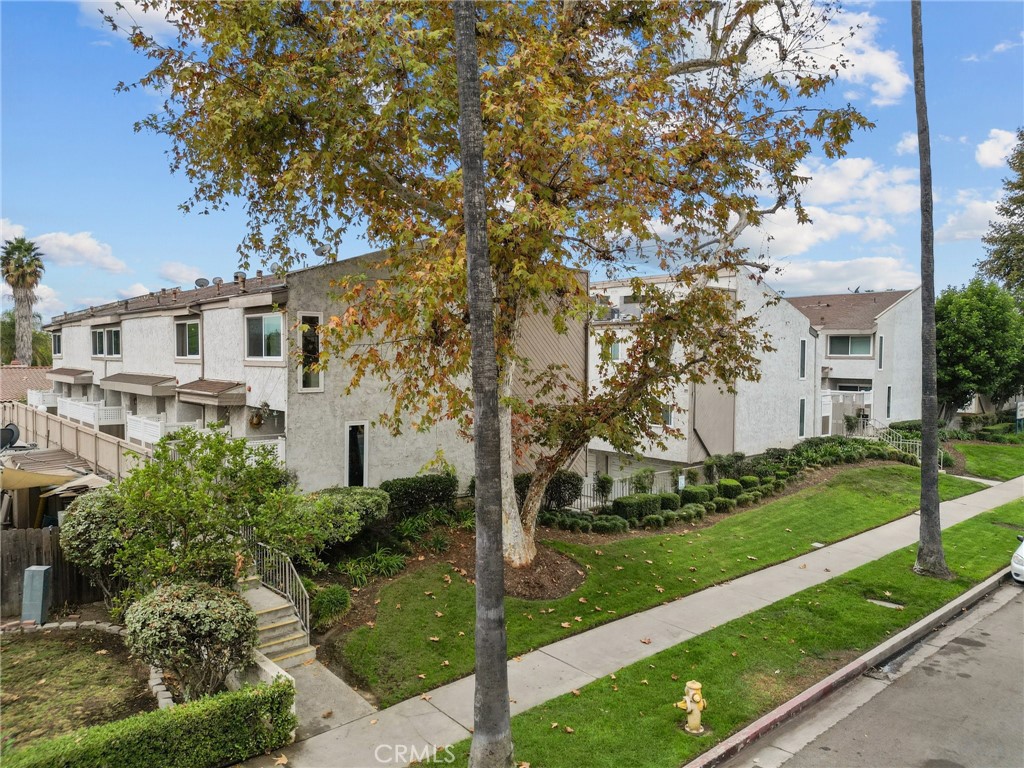 19540 Sherman Way, Unit 602 Reseda, CA 91335 - Photo 32 of 34