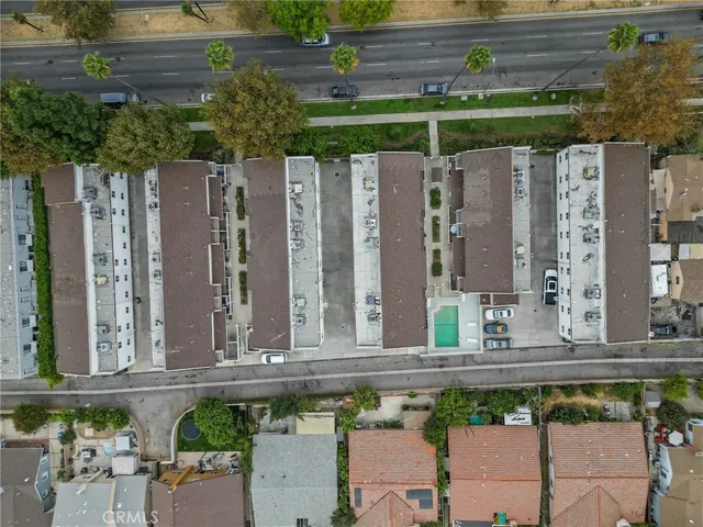 $539,000 | 19540 Sherman Way, Unit 602, Reseda, CA 91335