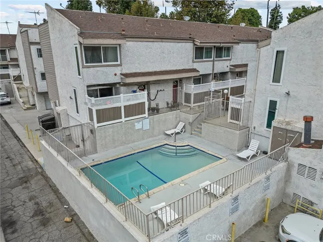 $539,000 | 19540 Sherman Way, Unit 602, Reseda, CA 91335