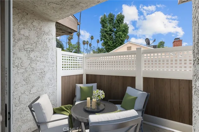 $539,000 | 19540 Sherman Way, Unit 602, Reseda, CA 91335