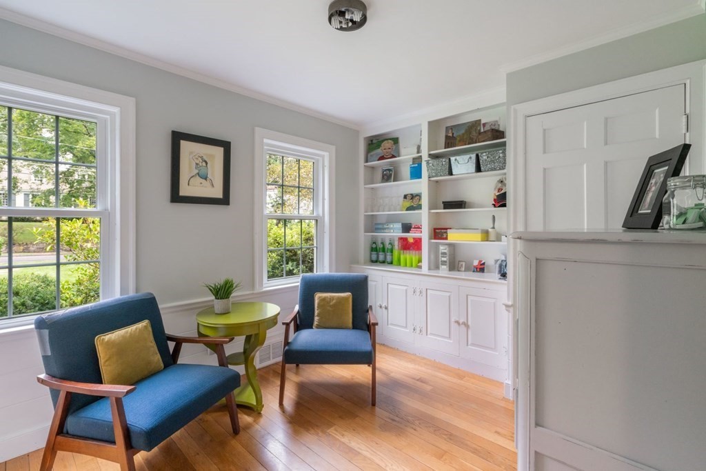20 Chatham Circle Wellesley, MA 02481 - Photo 17 of 30 a living room with furniture and a window
