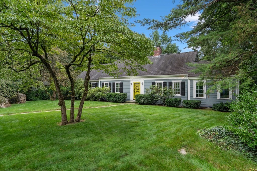 20 Chatham Circle Wellesley, MA 02481 - Photo 3 of 30 a front view of a house with a garden
