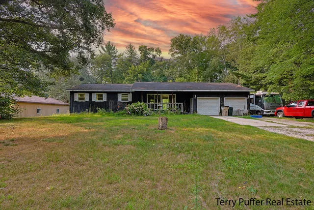 $185,000 | 3285 4th Street, Twin Lake, MI 49457