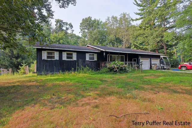 $185,000 | 3285 4th Street, Twin Lake, MI 49457