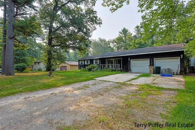 $185,000 | 3285 4th Street, Twin Lake, MI 49457