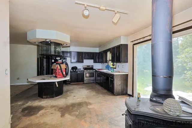 $185,000 | 3285 4th Street, Twin Lake, MI 49457