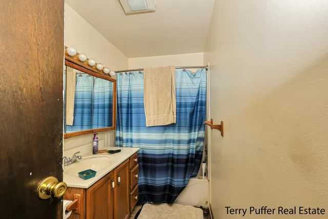 $185,000 | 3285 4th Street, Twin Lake, MI 49457