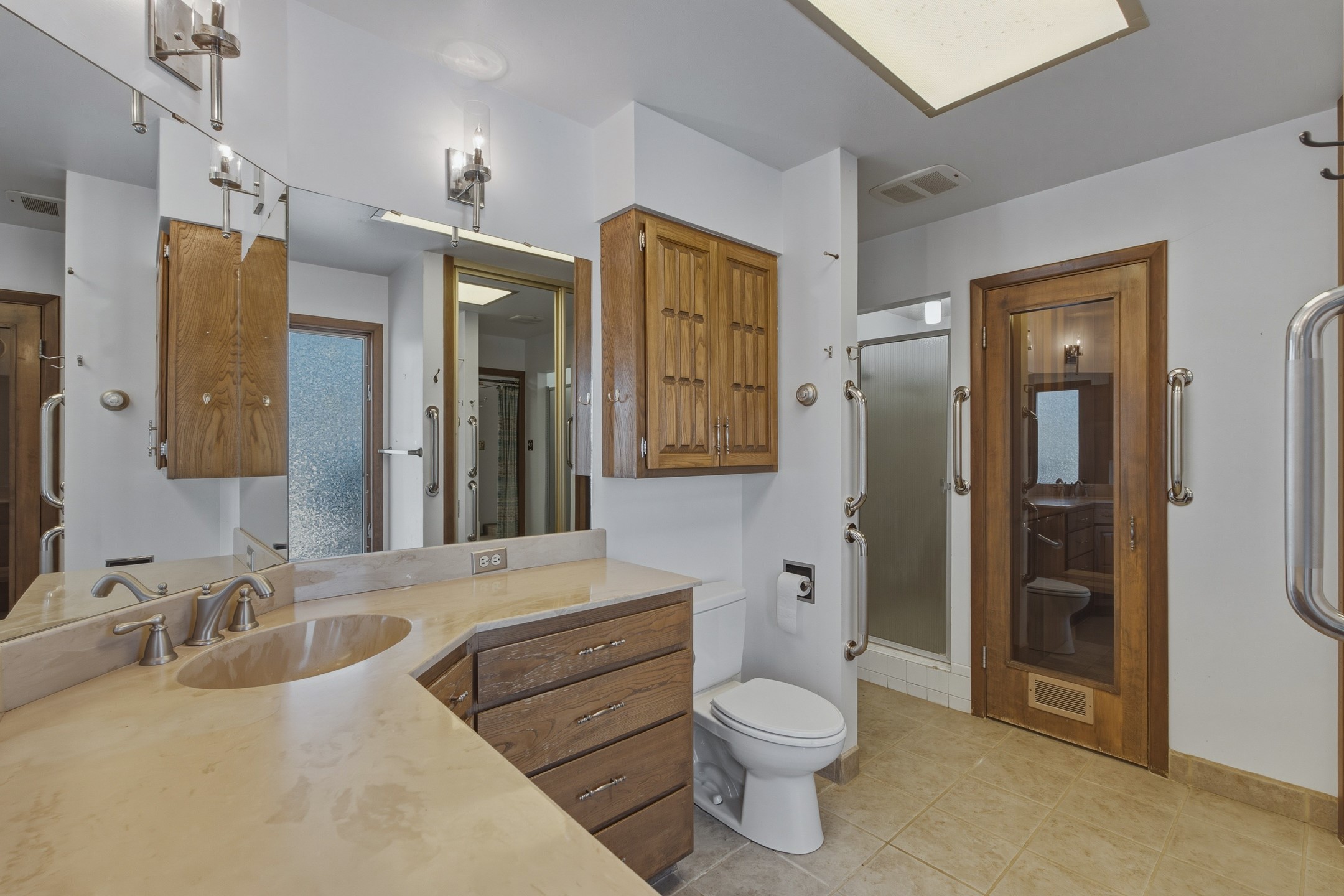 136 Ridgecrest Drive Santa Fe, NM 87505 - Photo 22 of 33 Primary bathroom with sauna
