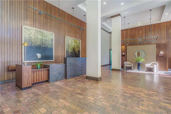 a view of livingroom with furniture