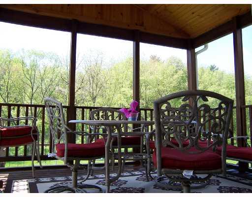415 McCombs Road Venetia, PA 15367 - Photo 6 of 8 Patio/Deck.
