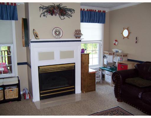 415 McCombs Road Venetia, PA 15367 - Photo 7 of 8 Den/Family/Great Room.