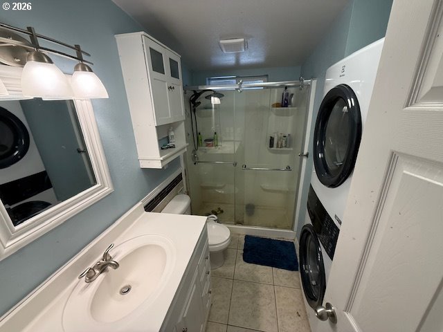 8429 Duncan Island Road Mapleton, OR 97453 - Photo 17 of 24 a bathroom with a bathtub sink and toilet