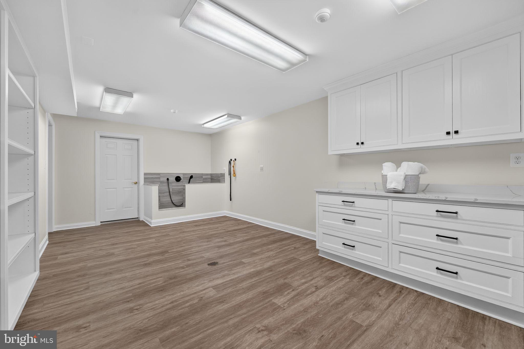 10800 Park Road Lorton, VA 22079 - Photo 40 of 49 Laundry/Mud Room