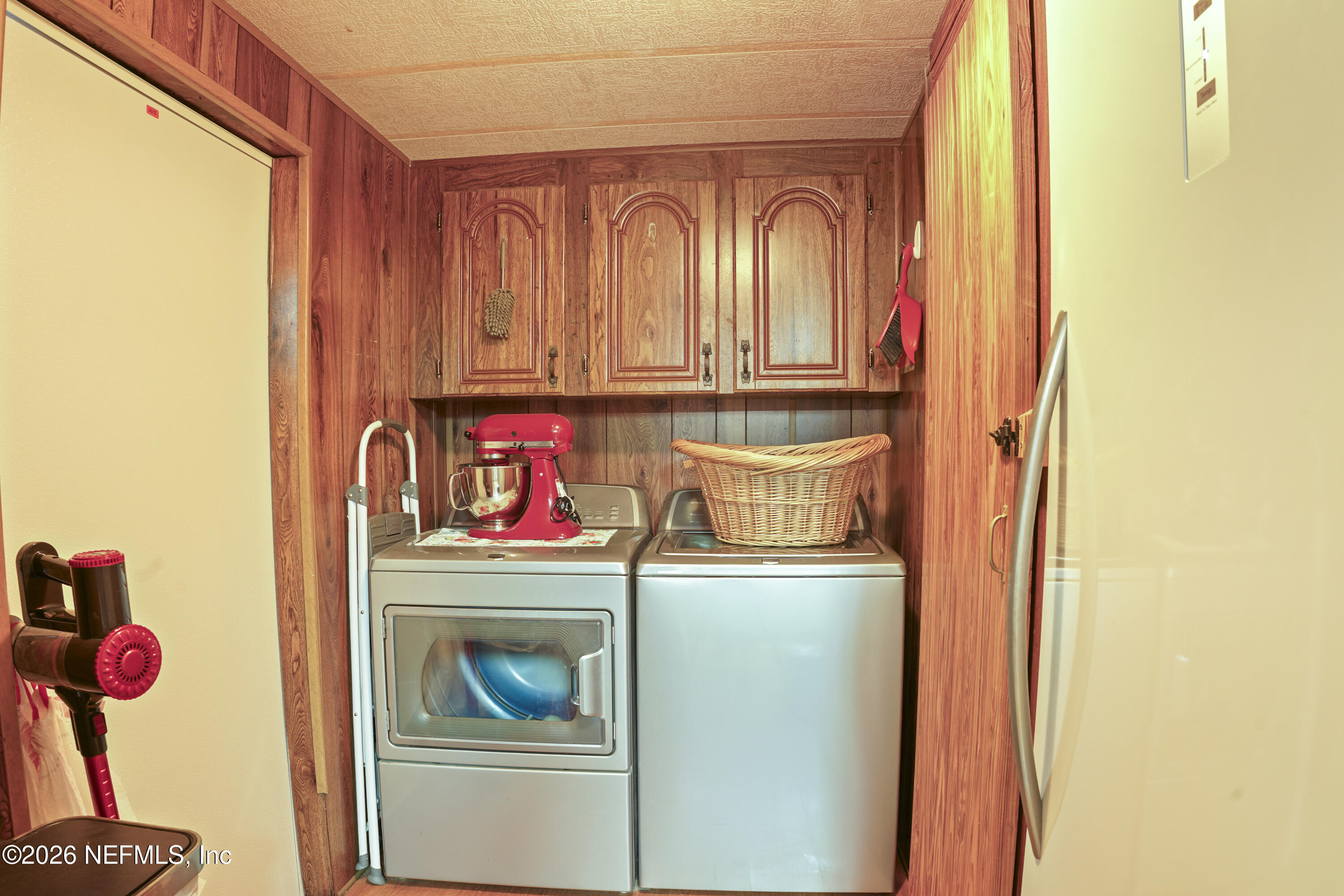 10697 County Road 127 Sanderson, FL 32087 - Photo 34 of 40 a utility room with dryer and washer