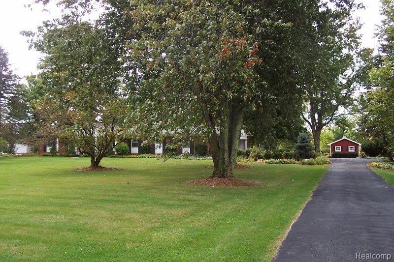20950 Armada Ridge Road Armada, MI 48005 - Photo 17 of 24 100_8143 (800x533).jpg