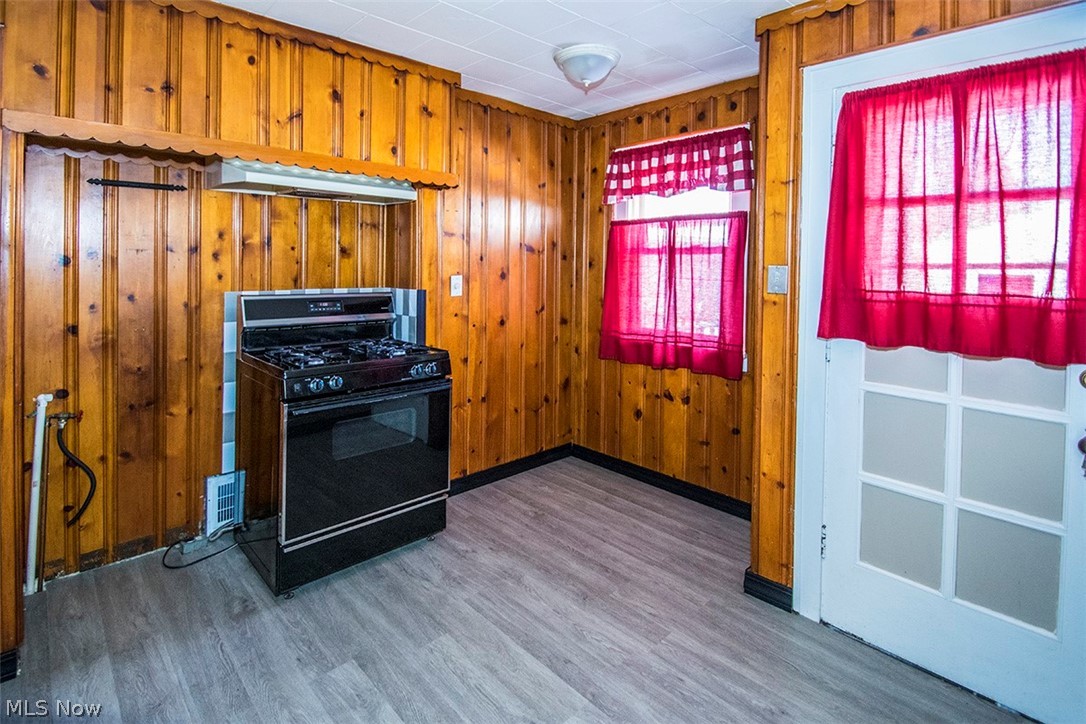 12810 North Road Cleveland, OH 44111 - Photo 12 of 33 Gallery Image 12