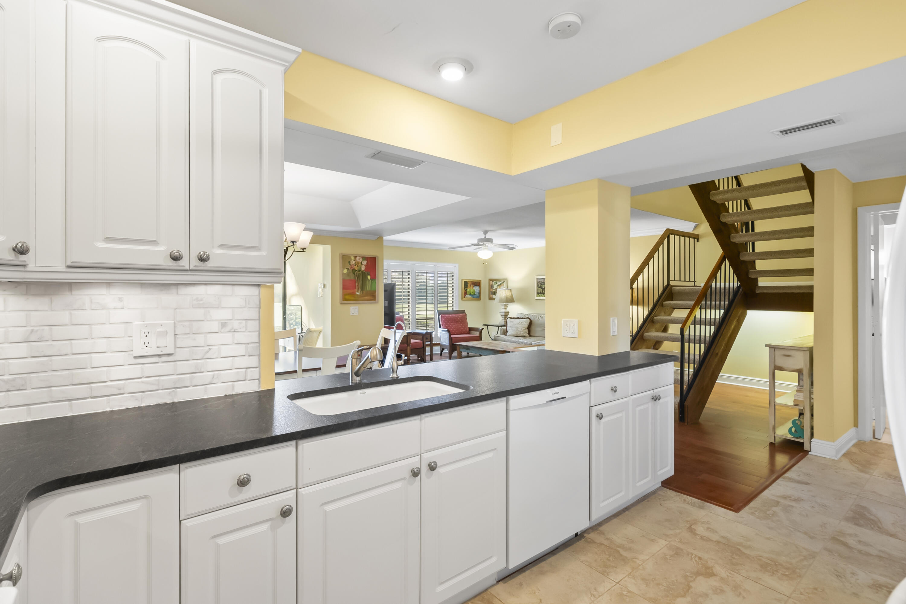 5662 Southeast Foxcross Place Stuart, FL 34997 - Photo 20 of 72 DSC05468