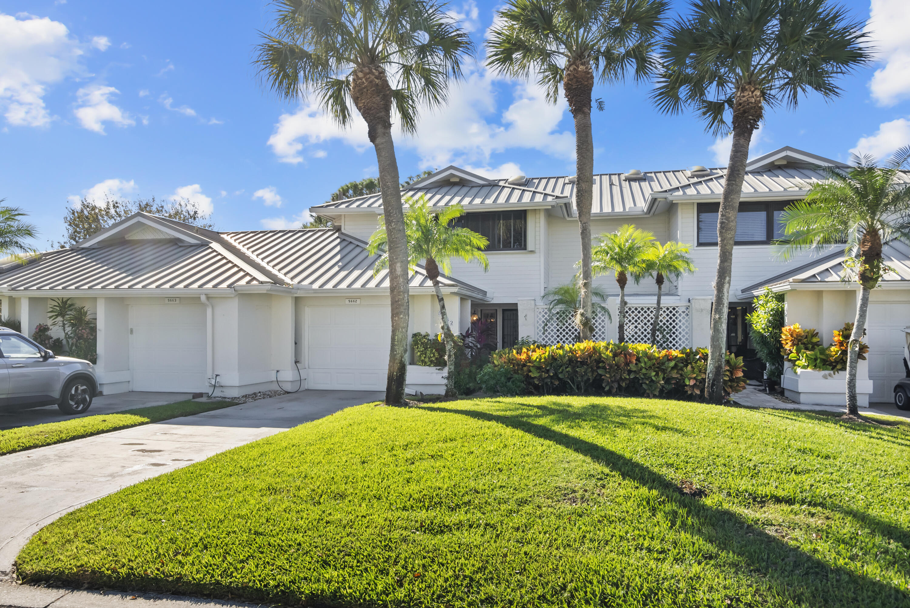5662 Southeast Foxcross Place Stuart, FL 34997 - Photo 2 of 72 DSC05523