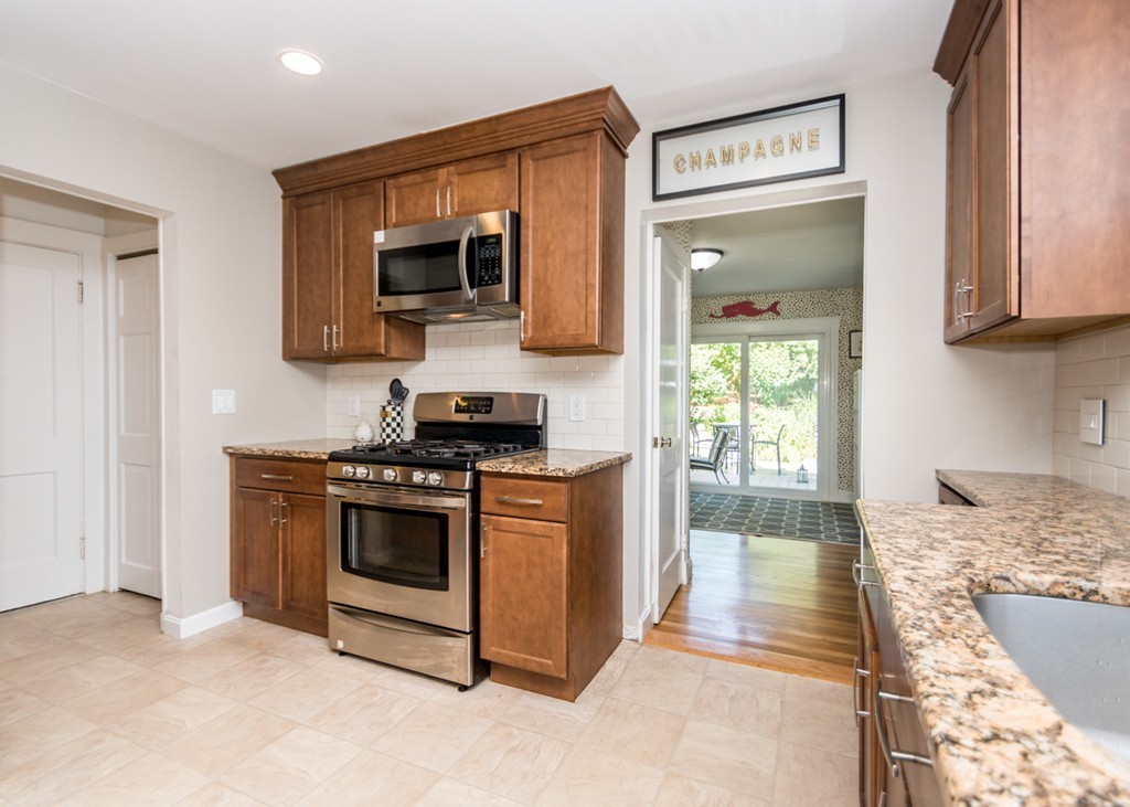 34 Bruce Road, Unit 34 Waltham, MA 02453 - Photo 6 of 25 Gallery Image 6