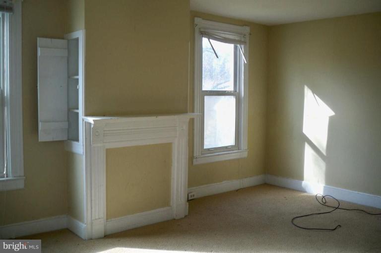 5102 Woodville Road Mount Airy, MD 21771 - Photo 4 of 10 Living Room