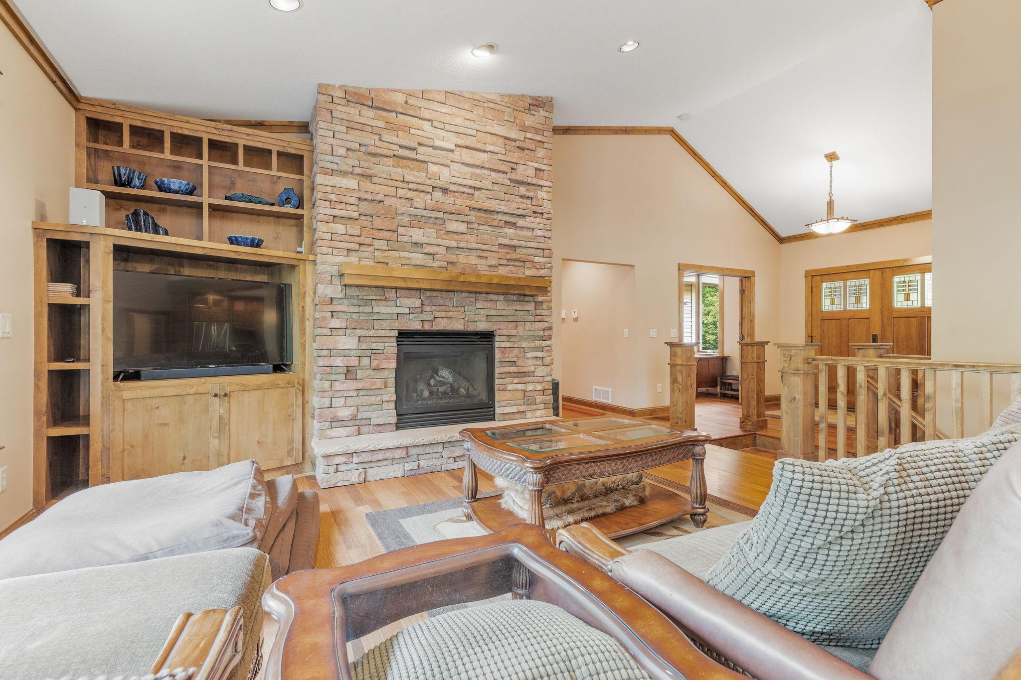 499 8th Street Hudson, WI 54016 - Photo 7 of 42