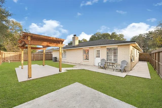 $249,900 | 7610 Smiling Woods Lane, Houston, TX 77086