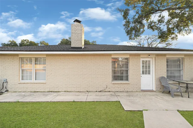 $249,900 | 7610 Smiling Woods Lane, Houston, TX 77086