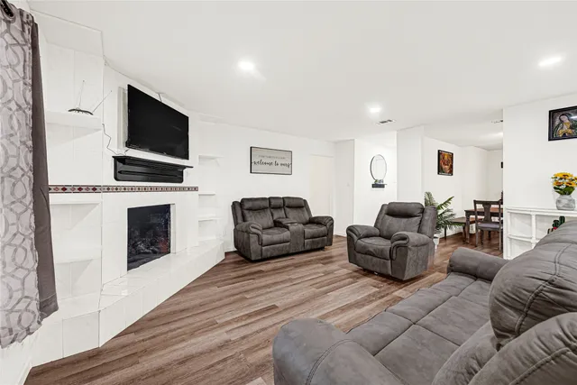 $249,900 | 7610 Smiling Woods Lane, Houston, TX 77086