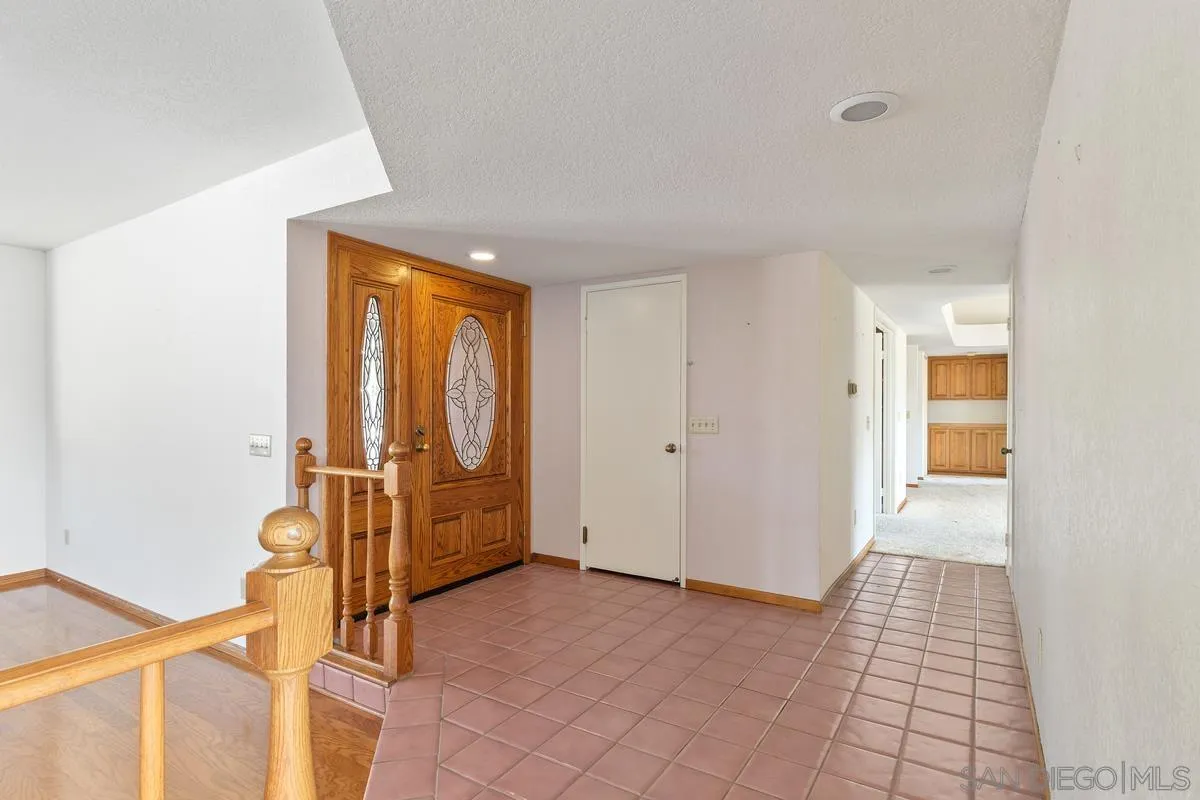 10099 El Capitan Real Road El Cajon, CA 92021 - Photo 10 of 41 a view of an empty room and window