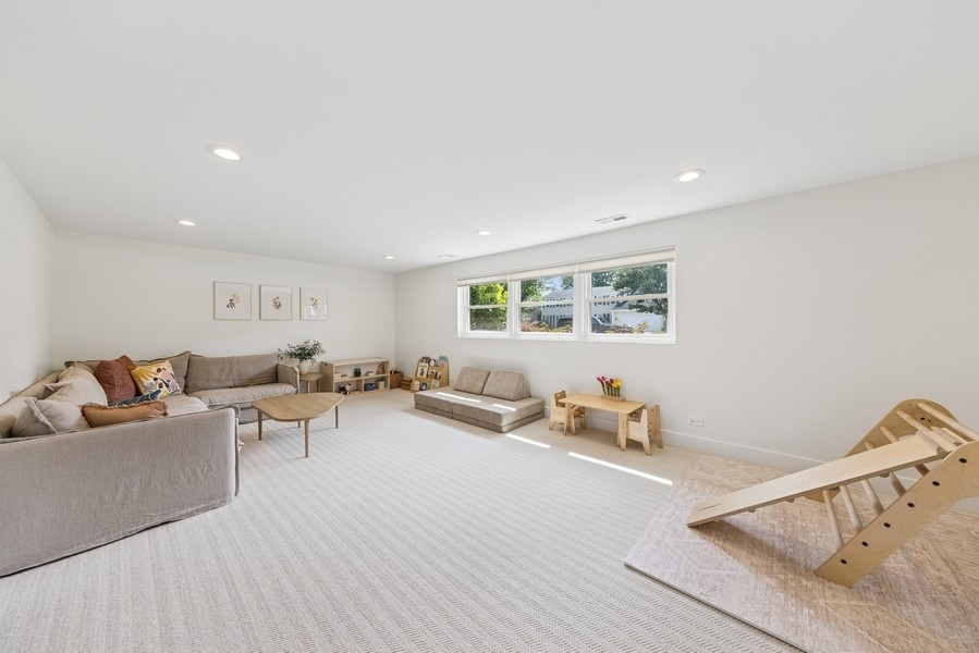 4031 Roslyn Road Downers Grove, IL 60515 - Photo 15 of 31