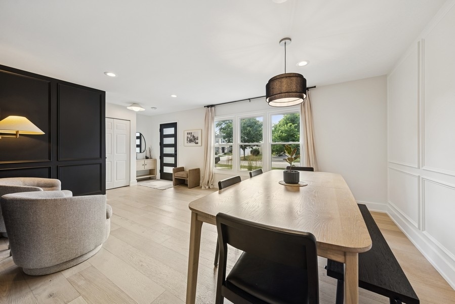 4031 Roslyn Road Downers Grove, IL 60515 - Photo 3 of 31